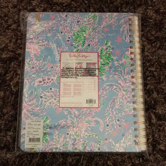 Jumbo Lilly Pulitzer Agenda 2023 NWT - Picture 2 of 4